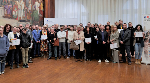photo de groupe des lauréats du label égalité filles-garçons